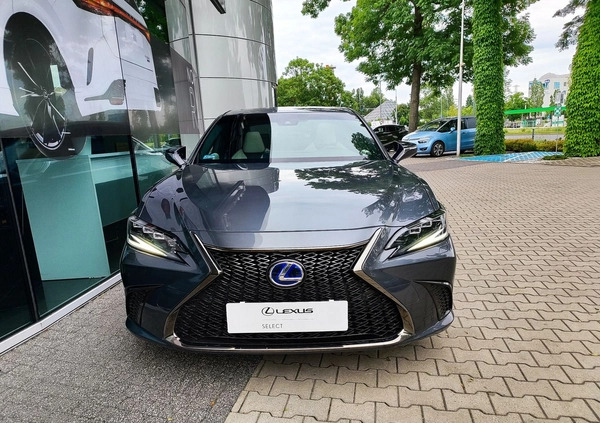 Lexus ES cena 199900 przebieg: 51114, rok produkcji 2021 z Izbica Kujawska małe 562